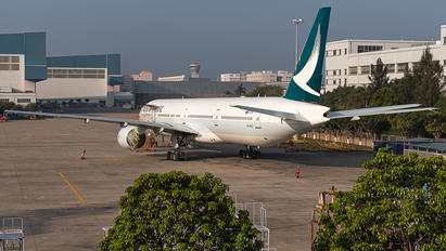 B-HNJ - Cathay Pacific Boeing 777-300