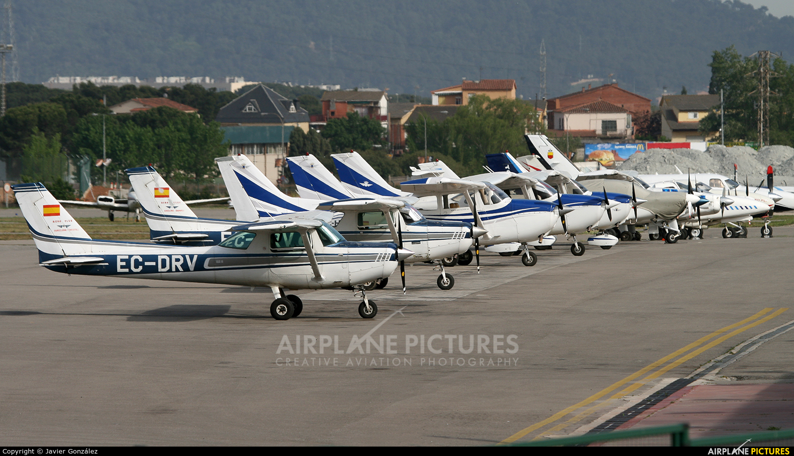 - Airport Overview LELL aircraft at Sabadell