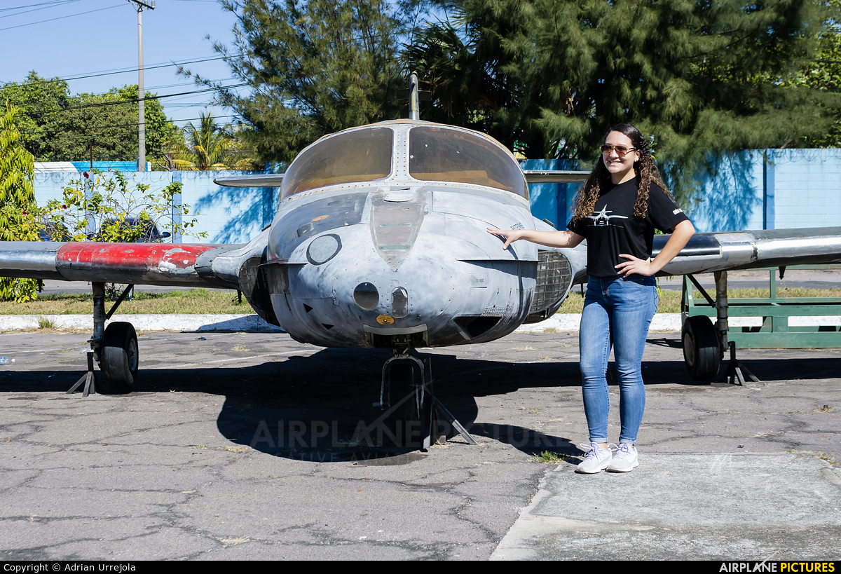 - Aviation Glamour - aircraft at San Salvador - Ilopango Intl