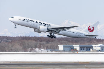 JA701J - JAL - Japan Airlines Boeing 777-200ER