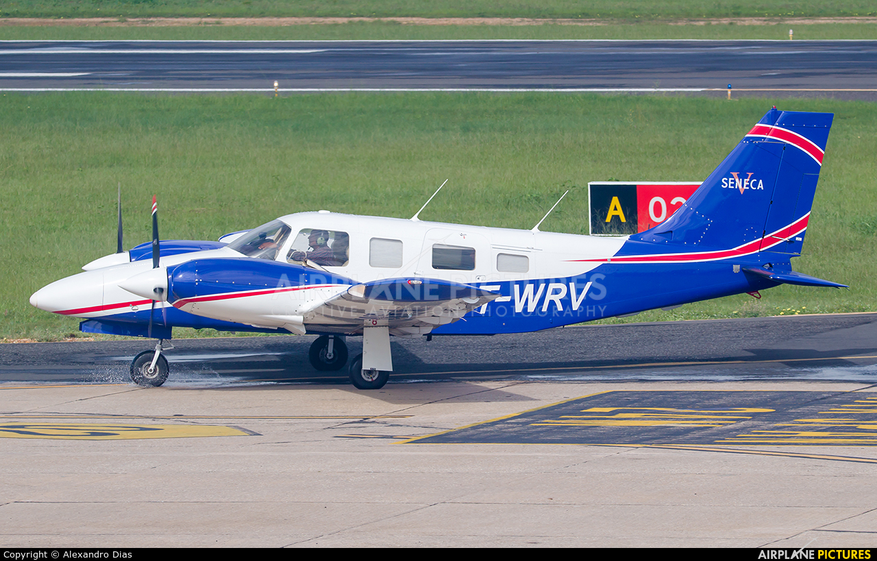 Private PT-WRV aircraft at Teresina Airport