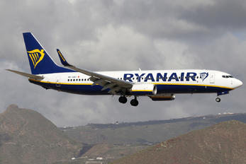 9H-QAU - Ryanair Boeing 737-800