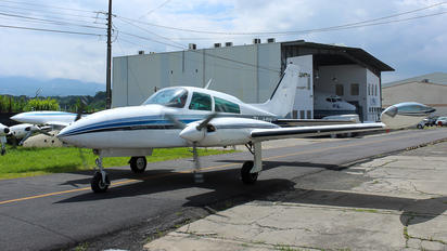 TI-AOX - Private Cessna 310