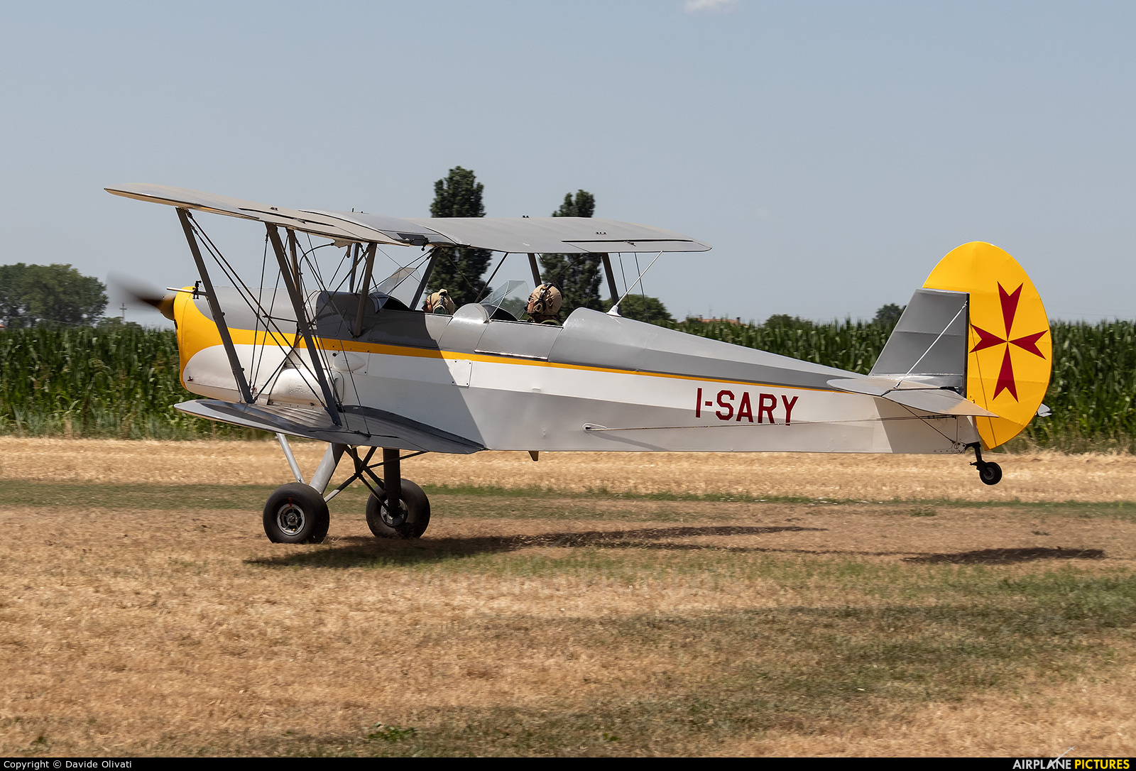 Private I-SARY aircraft at Bagnoli di Sopra