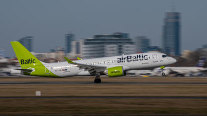 YL-ABL - Air Baltic Airbus A220-300