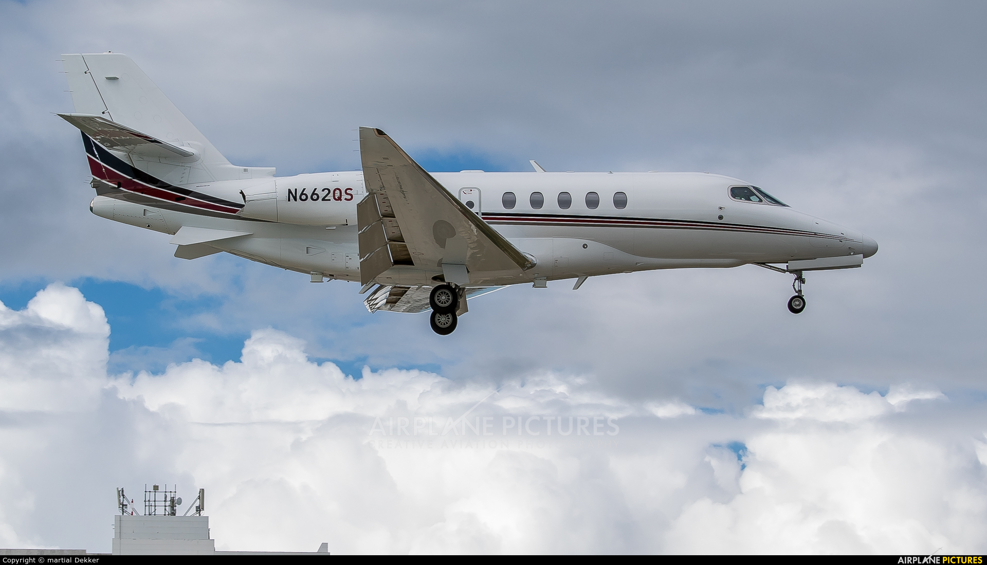 NetJets Aviation N662QS aircraft at Sint Maarten - Princess Juliana Intl