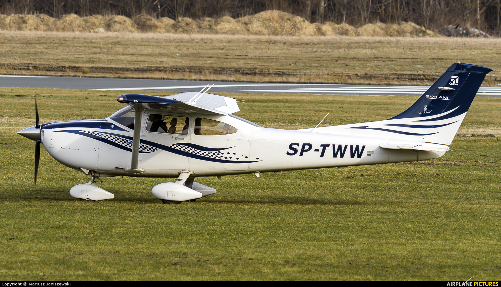 Private SP-TWW aircraft at Katowice Muchowiec