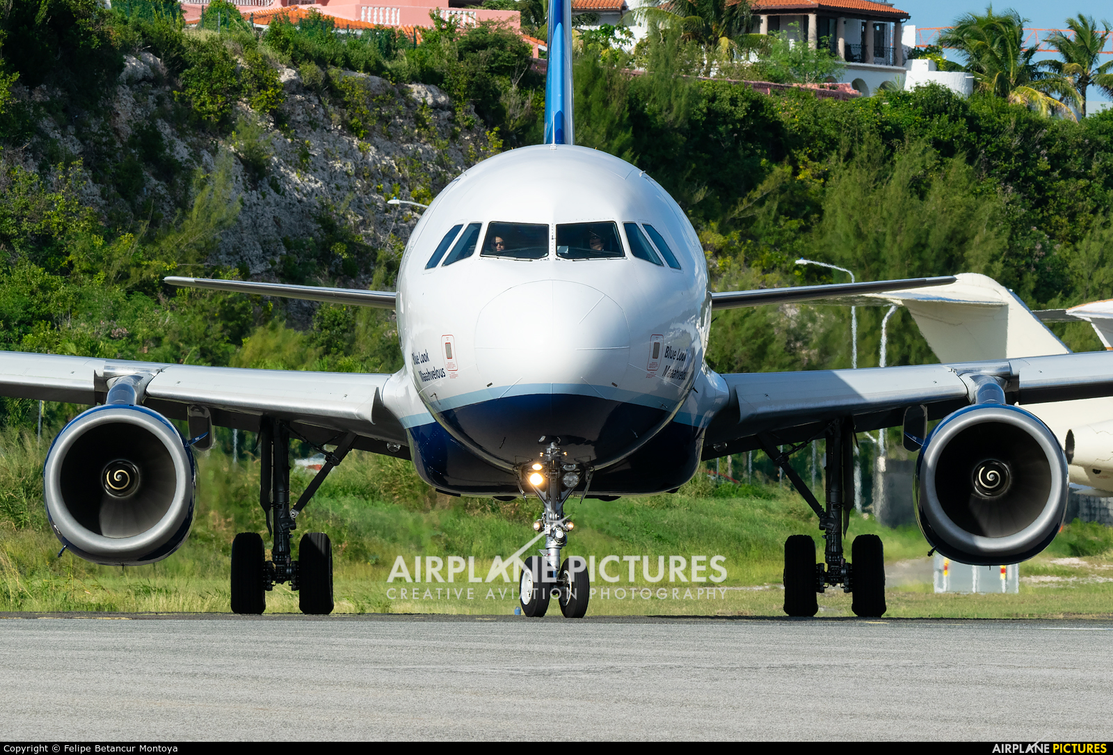 JetBlue Airways N612JB aircraft at Sint Maarten - Princess Juliana Intl