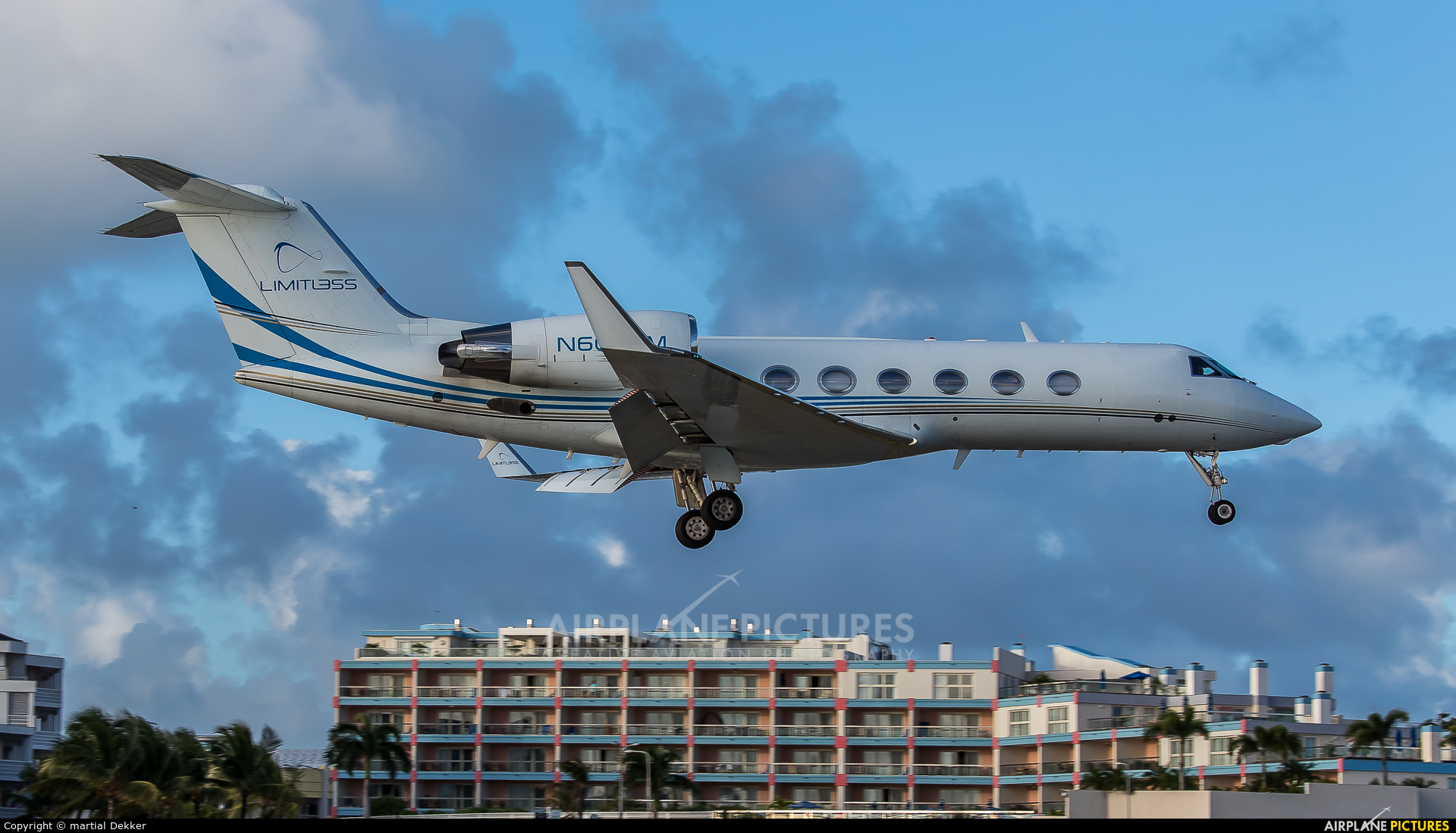 Private N604JM aircraft at Sint Maarten - Princess Juliana Intl