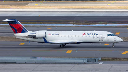 N8908D - Delta Connection Bombardier CRJ-200LR