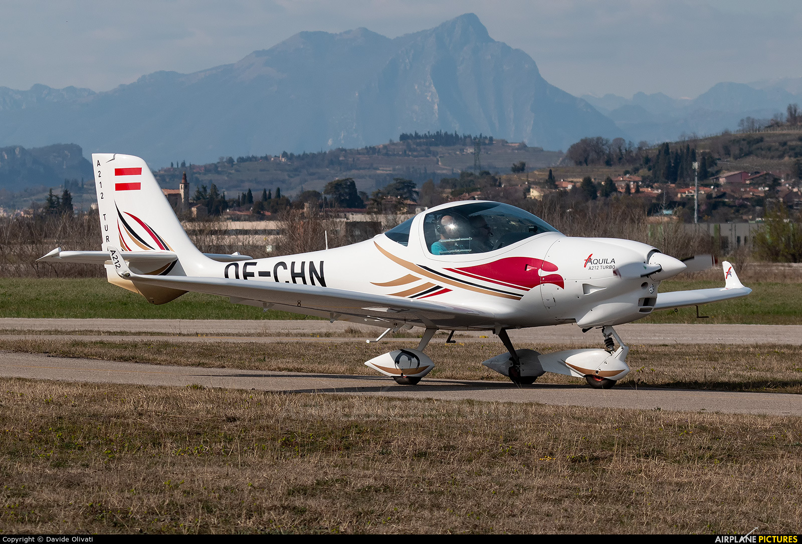 Private OE-CHN aircraft at Verona - Boscomantico