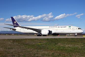 HZ-ARC - Saudi Arabian Airlines Boeing 787-9 Dreamliner