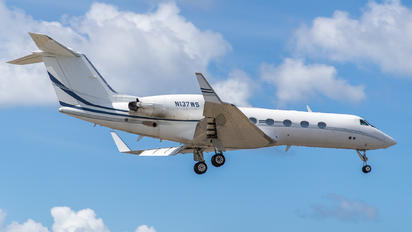 N137WS - Private Gulfstream Aerospace G-IV,  G-IV-SP, G-IV-X, G300, G350, G400, G450