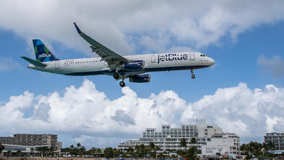 N978JB - JetBlue Airways Airbus A321