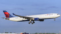 N822NW - Delta Air Lines Airbus A330-300 aircraft