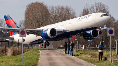 N407DX - Delta Air Lines Airbus A330-900