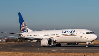 N37502 - United Airlines Boeing 737-9 MAX