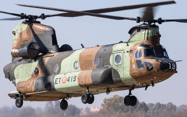 HT.17-19 - Spain - FAMET Boeing CH-47D Chinook
