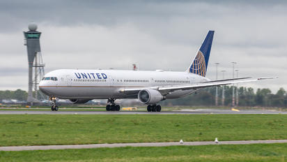 N69059 - United Airlines Boeing 767-400ER
