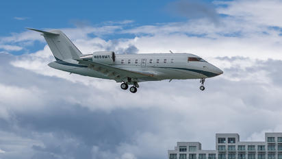 N858MY - Private Bombardier Challenger 650