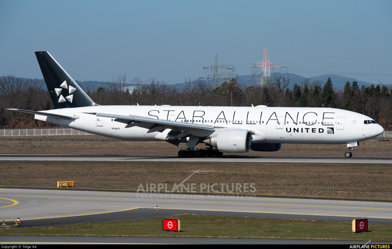 United Airlines N78017 aircraft at Frankfurt