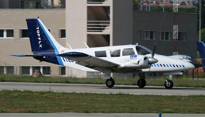 EC-HZM - Top Fly Piper PA-34 Seneca