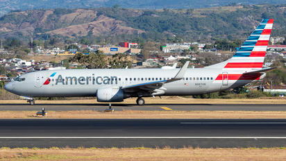 N987AN - American Airlines Boeing 737-800