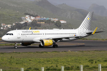 EC-LZN - Vueling Airlines Airbus A320