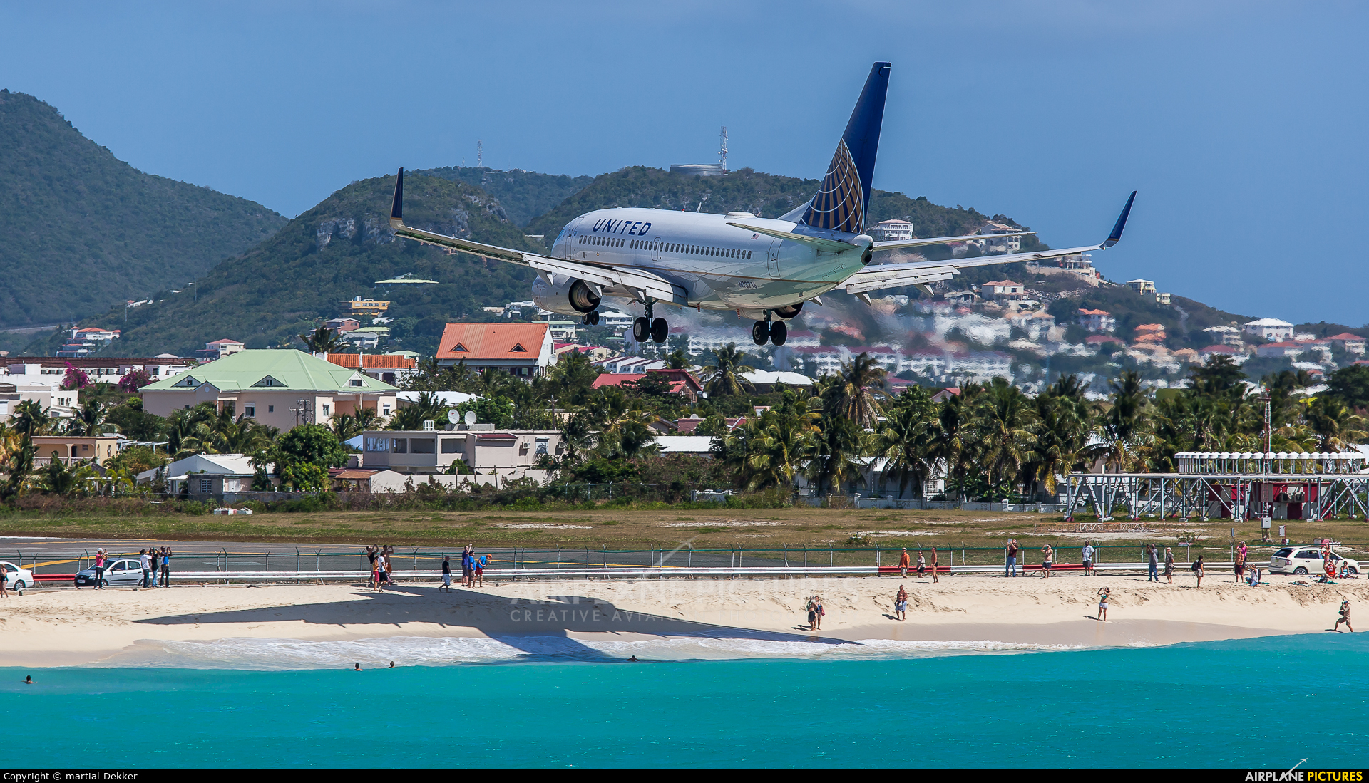 United Airlines N13716 aircraft at Sint Maarten - Princess Juliana Intl