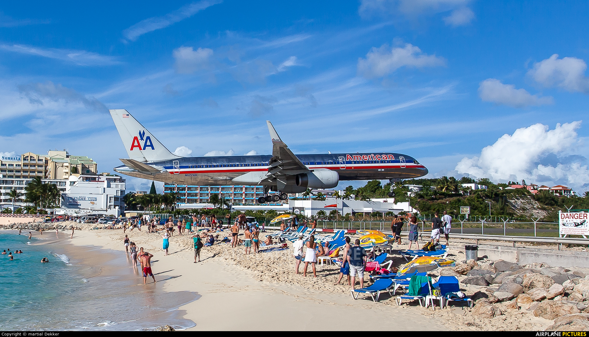 American Airlines N622AA aircraft at Sint Maarten - Princess Juliana Intl
