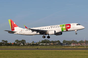 CS-TPQ - TAP Express Embraer ERJ-190 (190-100)