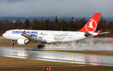 TC-LOI - Turkish Airlines Airbus A330-200