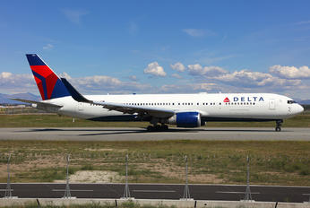 N1604R - Delta Air Lines Boeing 767-300ER