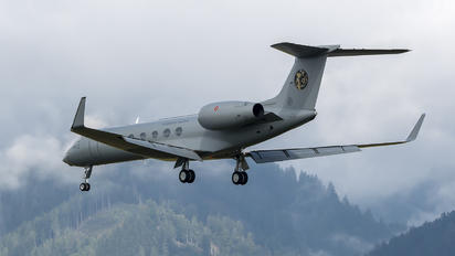 MM62329 - Italy - Army Gulfstream Aerospace G-V, G550 ELINT (Special missions)
