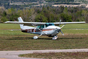 LX-AIX - Private Cessna 182 Skylane (all models except RG)