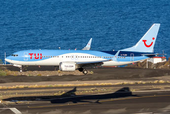 G-TUMP - TUI Airways Boeing 737-8 MAX