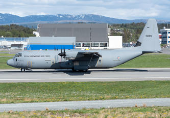 5699 - Norway - Royal Norwegian Air Force Lockheed C-130J Hercules