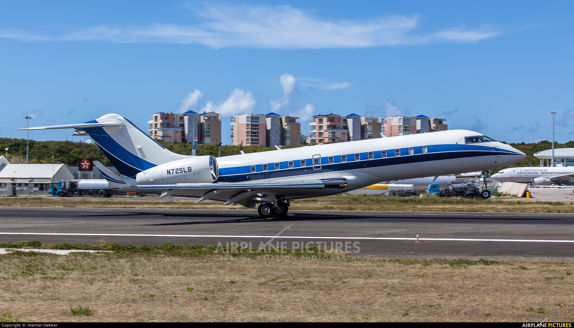 GX Holdings N725LB aircraft at Sint Maarten - Princess Juliana Intl