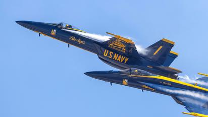 165534 - USA - Navy : Blue Angels Boeing F/A-18E Super Hornet