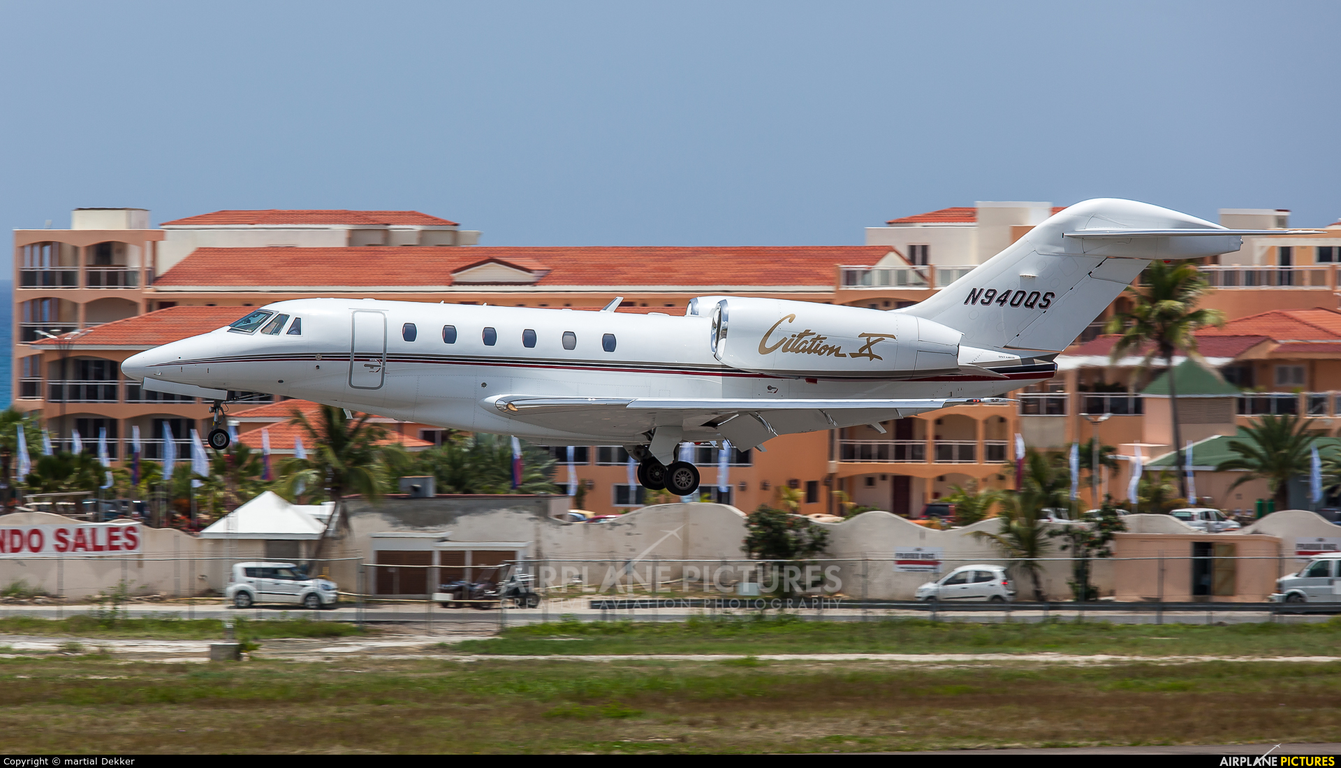 Netjets (USA) N940QS aircraft at Sint Maarten - Princess Juliana Intl