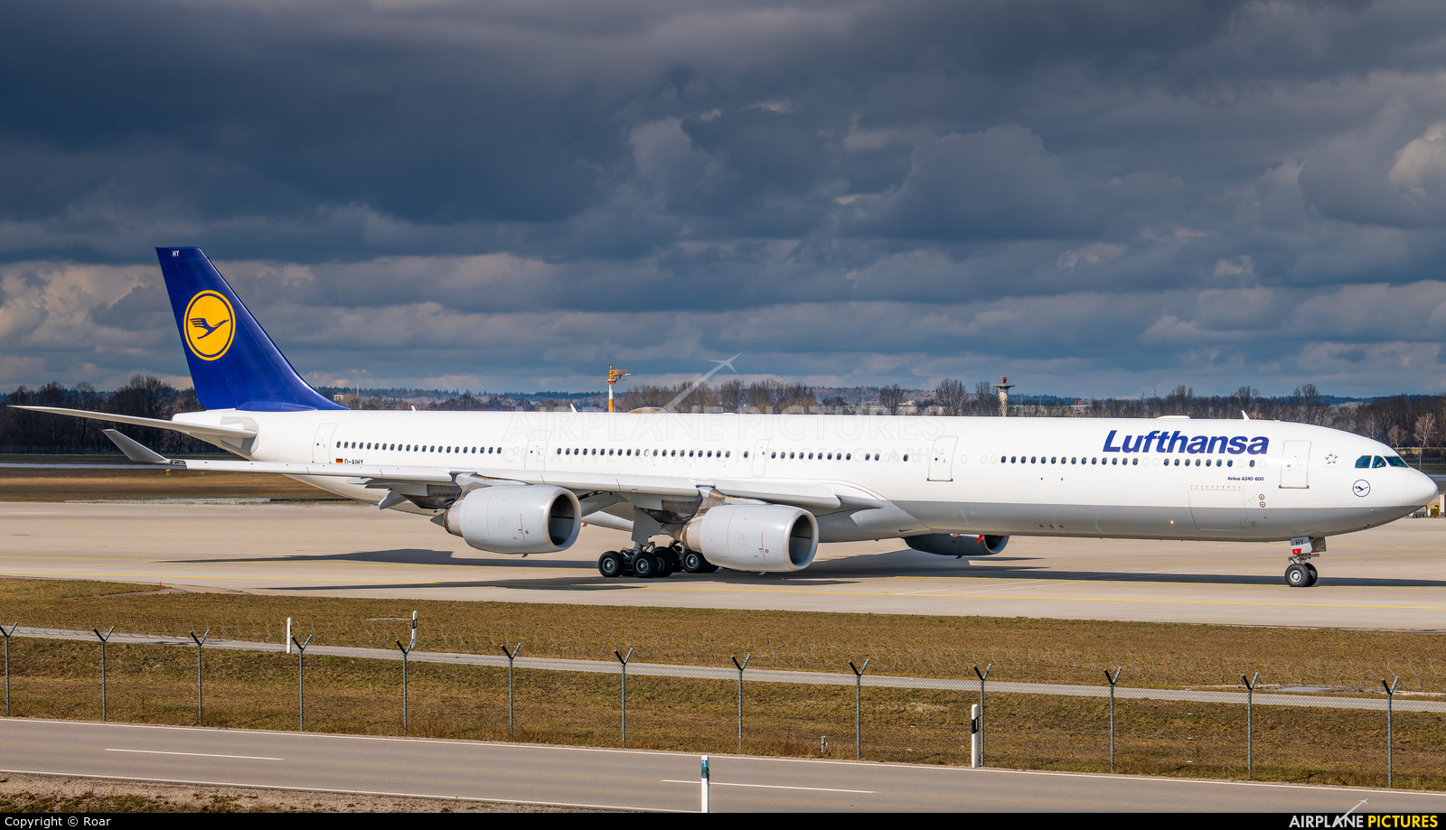 Lufthansa D-AIHY aircraft at Munich