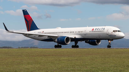 N694DL - Delta Air Lines Boeing 757-200