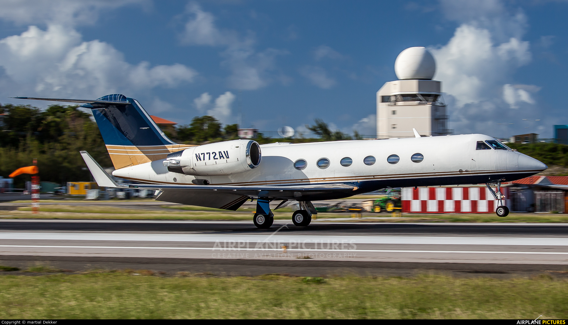Private N772AV aircraft at Sint Maarten - Princess Juliana Intl