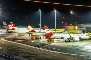 OE-LZN - Austrian Airlines - Airport Overview - Apron