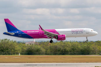 9H-WAL - Wizz Air Airbus A321