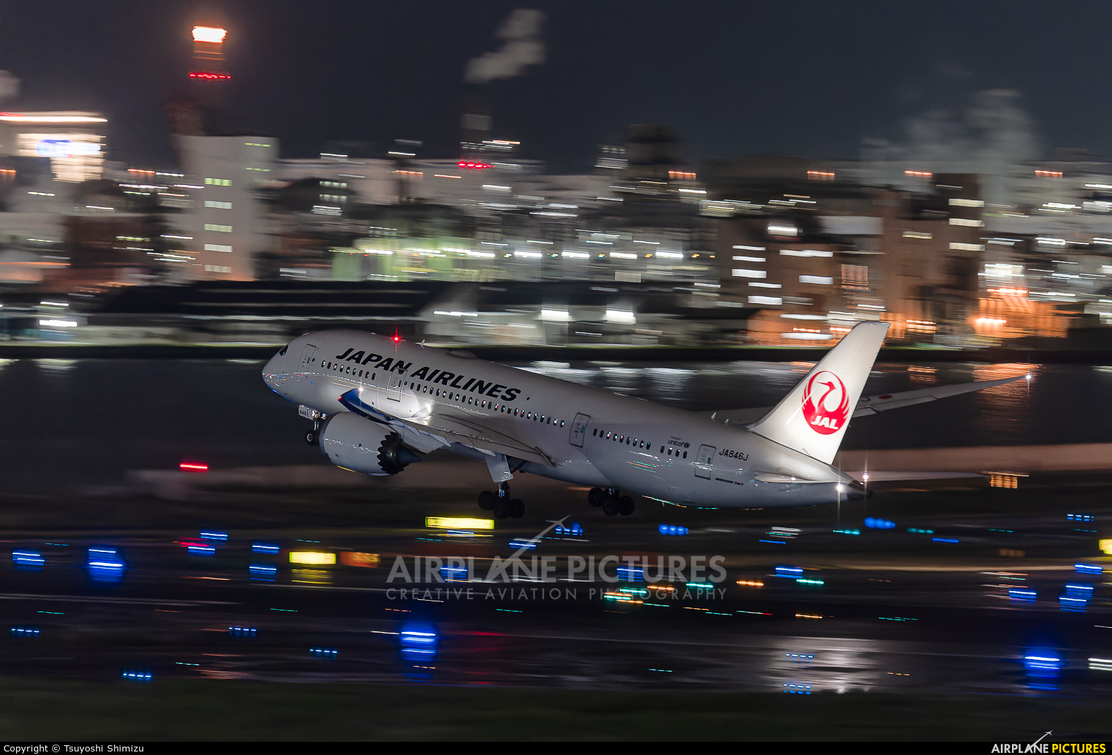 JAL - Japan Airlines JA846J aircraft at Tokyo - Haneda Intl