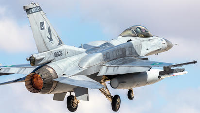 10908 - Pakistan - Air Force Lockheed Martin F-16C Fighting Falcon