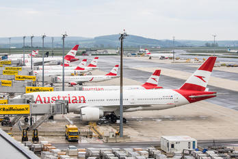 OE-LPA - Austrian Airlines - Airport Overview - Apron
