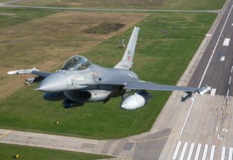 15112 - Portugal - Air Force General Dynamics F-16A Fighting Falcon