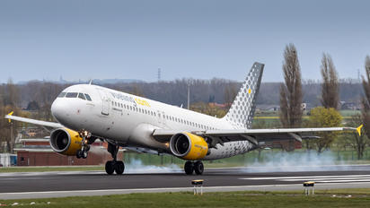 EC-JSY - Vueling Airlines Airbus A320